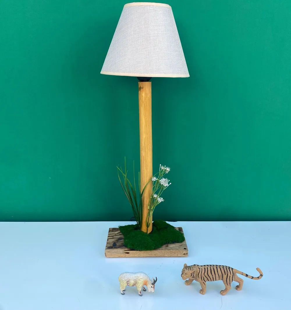 Kaplan ile Keçi  Ahşap Lambader